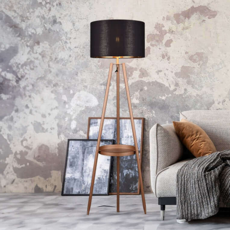 snygg_golvlampa_vardagsrum_industriell_inredning