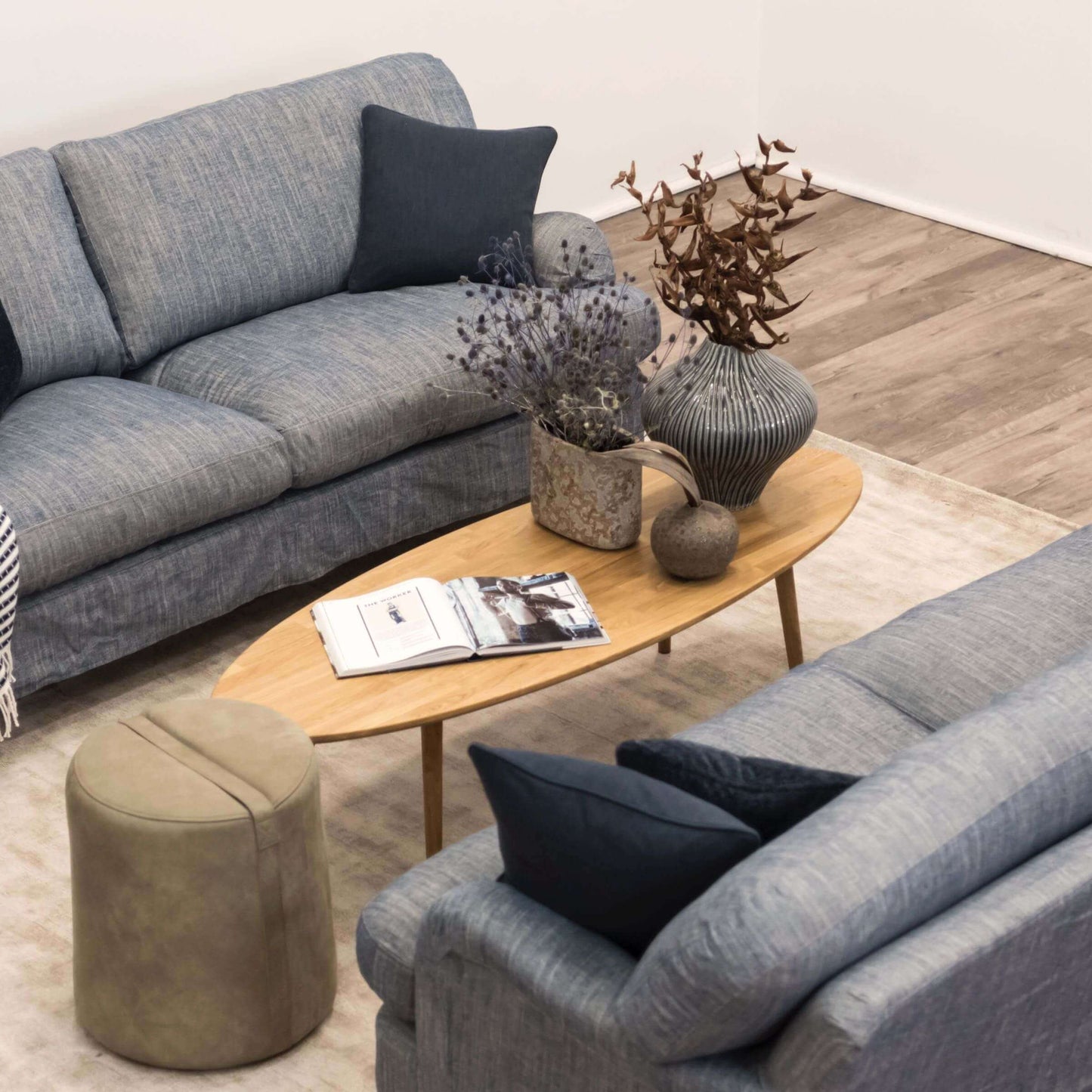 ovalt_soffbord_vardagsrumsbord_1600x600_oljad_ek