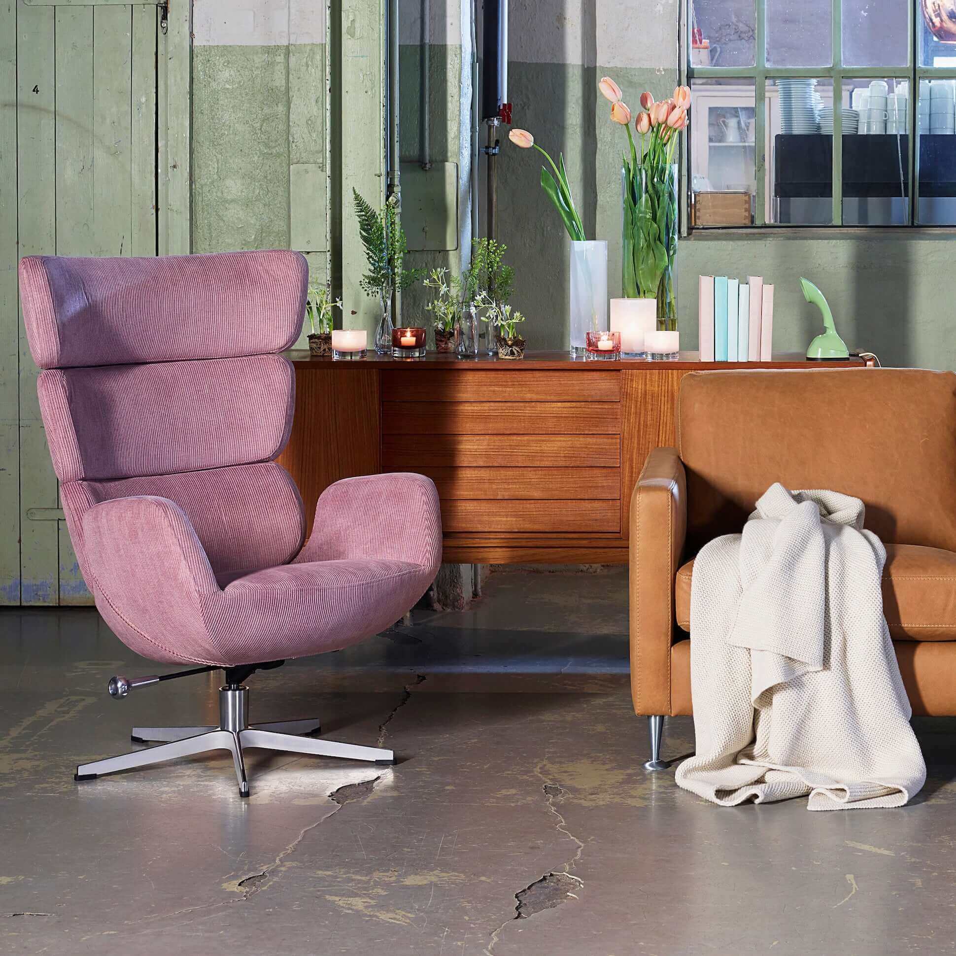 rosa_fatolj_svart_snurrfot