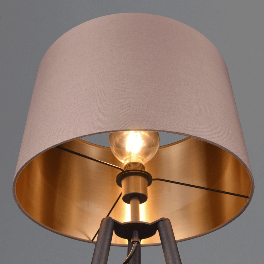 narbild_colette_golvlampa_med_lampa_och_bra_ljus