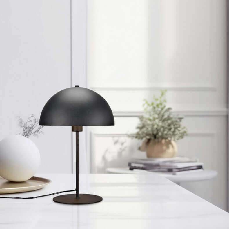 bordslampa_fonsterlampa_nola_svart_small_kok_vardagsrum